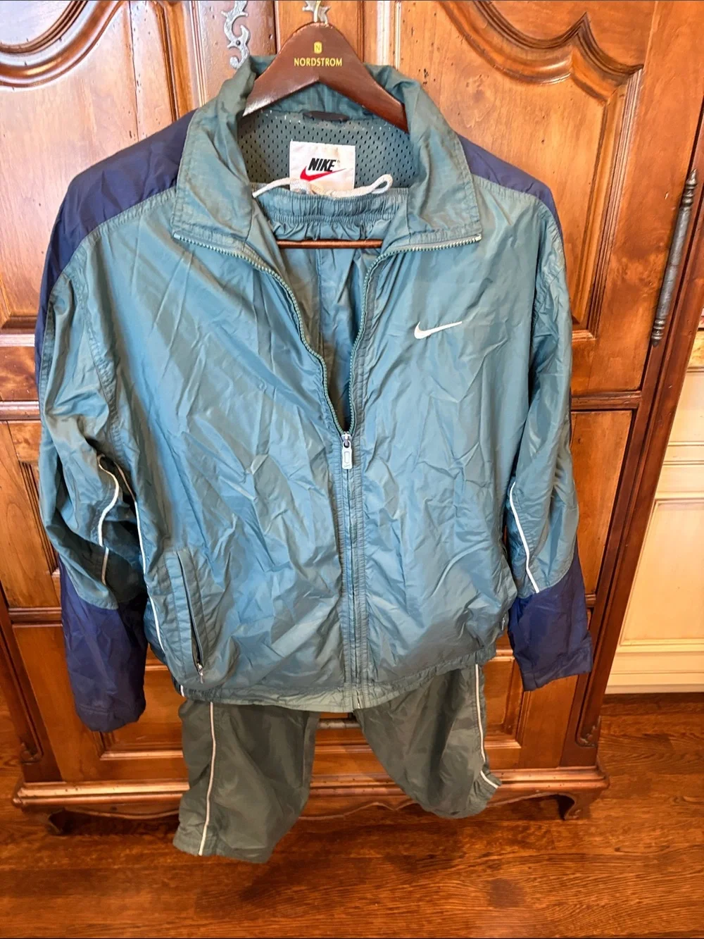Nike Vintage 90s Nylon/Cotton Lined Teal and Navy Workout Jacket and Pants